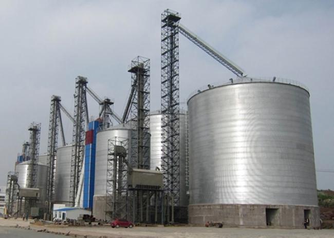 察布查尔大型钢板库构造参数及水泥储存质量